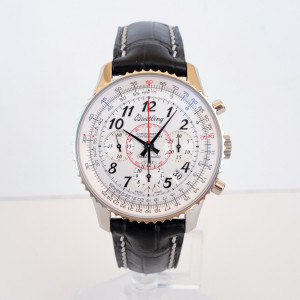 Швейцарський годинник Breitling Navitimer Montbrillant 01 Chronograph 40