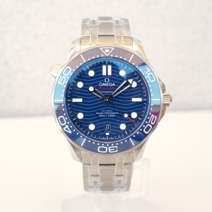 Швейцарський годинник Omega Seamaster Diver 300M Blue Dial 42