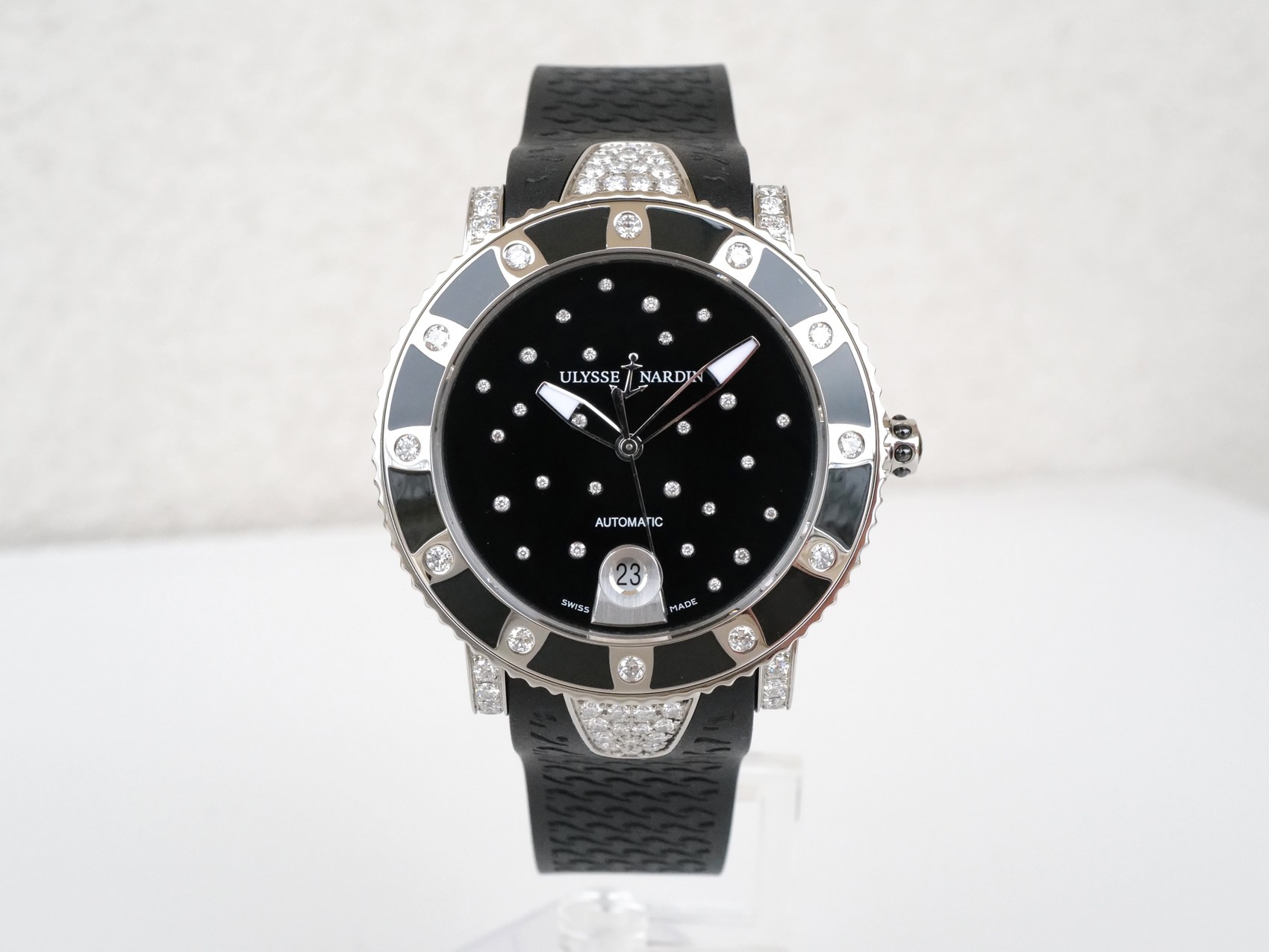 Швейцарские часы Ulysse Nardin Lady Diver Starry Night Black Diamond Dial Lugs 40